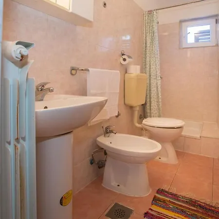 Garbina בית הארחה 3*