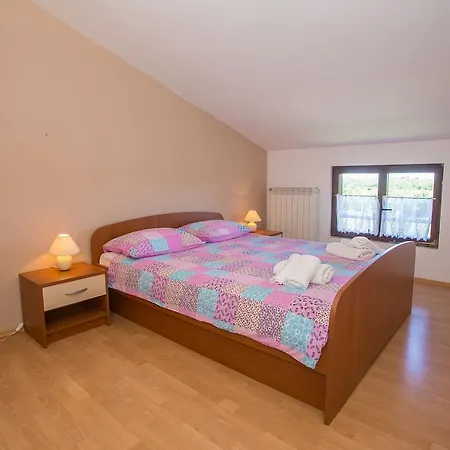 Garbina Konukevi Vrvari